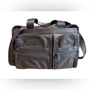 Classic Tumi Alpha Expandable Organizer Laptop Brief